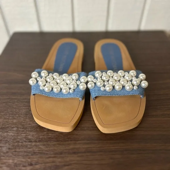 Stuart Weitzman Goldie Faux Pearl Embellished Slides, size 8B. - Picture 3 of 8